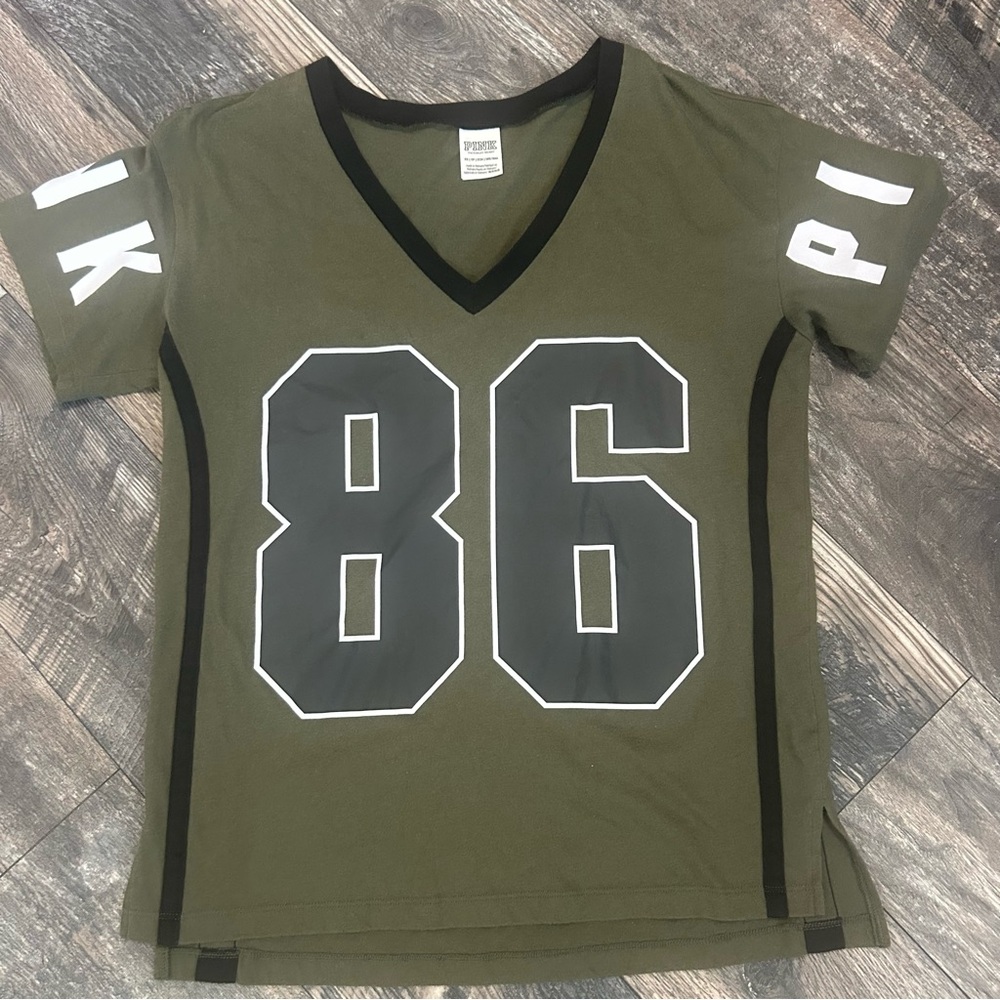 Victoria’s Secret PINk Olive Green Graphic V-Neck #86 T-Shirt Women’s XS